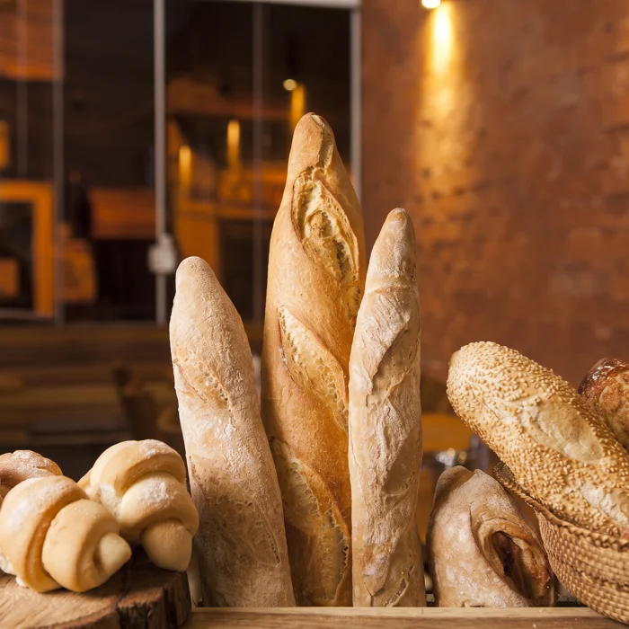 Pães artesanais da Badajoz: baguetes, croissants e pão de gergelim